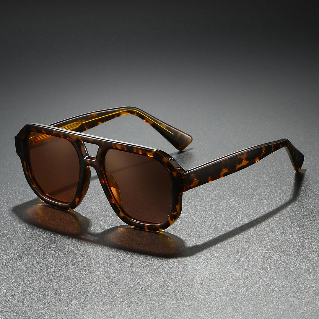 Women's sunglasses in a modern urban design with a broad rim Bowlift