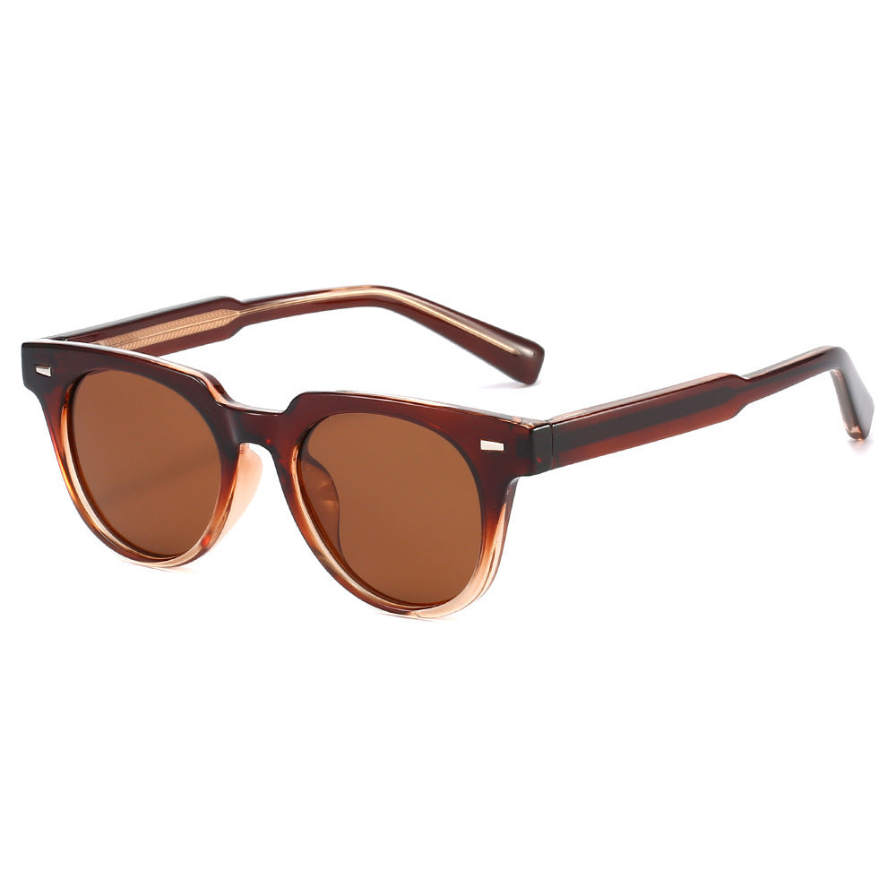 Ladies fashionable sunglasses in elegant retro design Bowlift