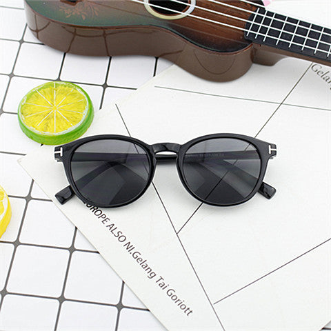 Women's fashionable round sunglasses with elegant plastic frame Bowlift