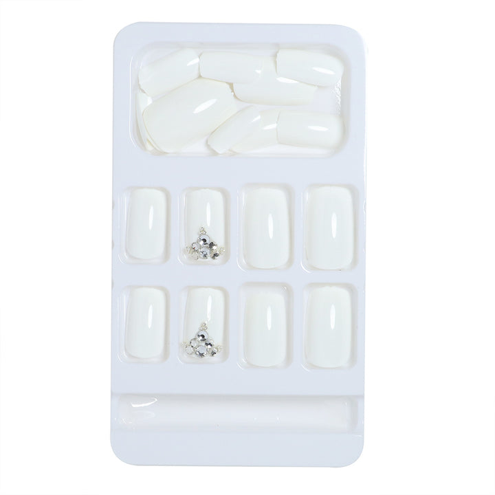 Luxury Press-On Nail Design with Rhinestone Accents Bowlift