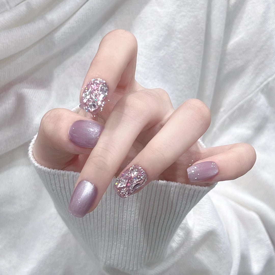 Glittering Rhinestone-Embellished Press-On Nails Bowlift