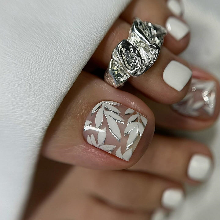 Stylish Nail Art Bowlift