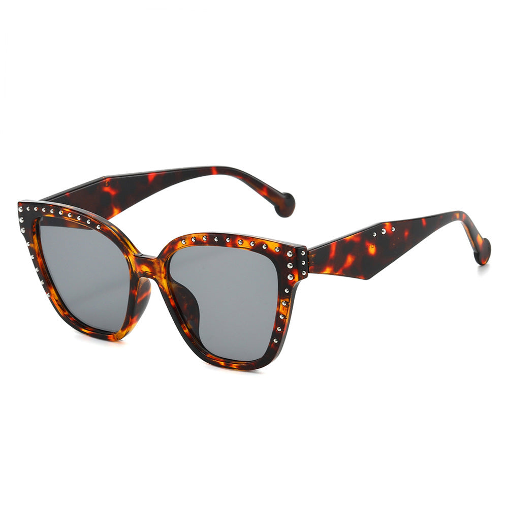 Oversized Fashion Cat-Eye Sunglasses with Rhinestone Details Bowlift