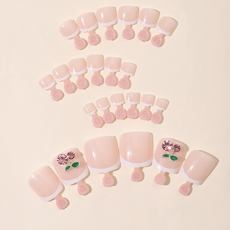 Nail art set with playful floral design Bowlift