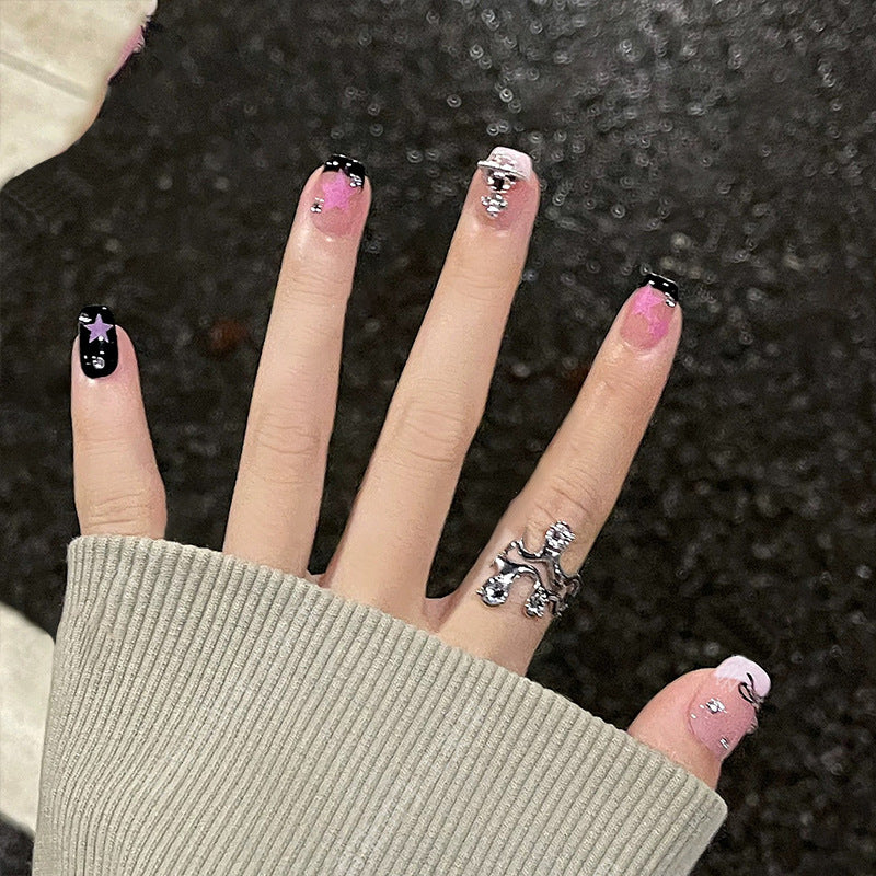 Artful nail art with glitter details Bowlift