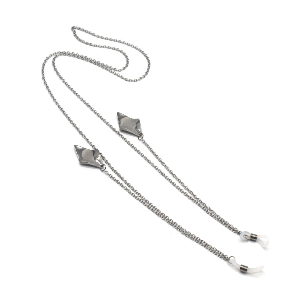Contemporary Metallic Eyewear Chain Bowlift