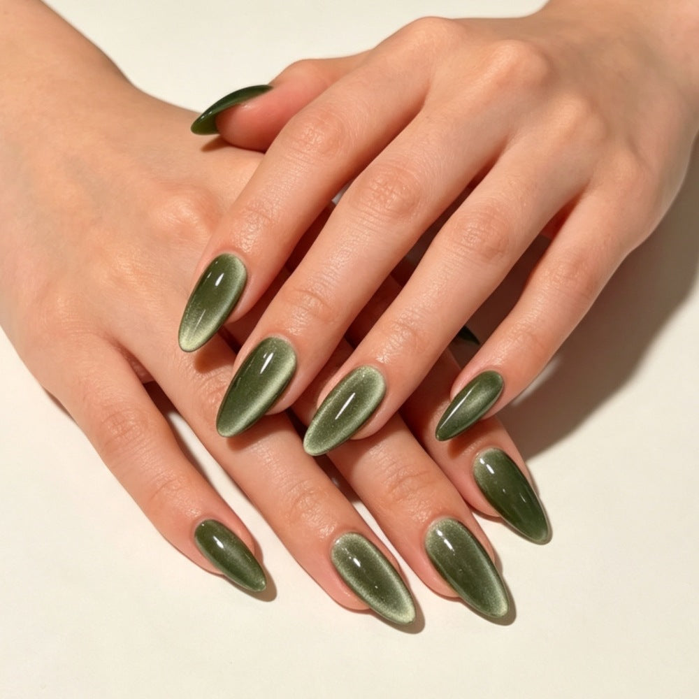 High-quality artificial nails with elegant gradient color Bowlift