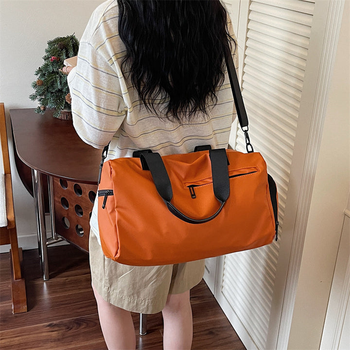 Sporty Duffel Bag with Additional Compartments Bowlift