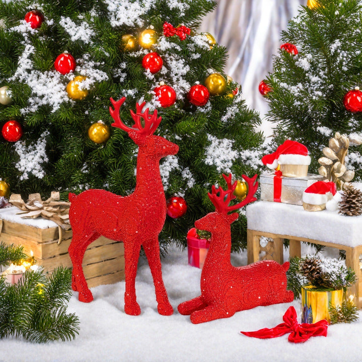 Elegant Christmas decoration in the form of reindeer Bowlift
