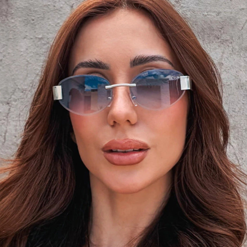 Women's glamorous sunglasses with clear, elegant frame and protective UV filter Bowlift