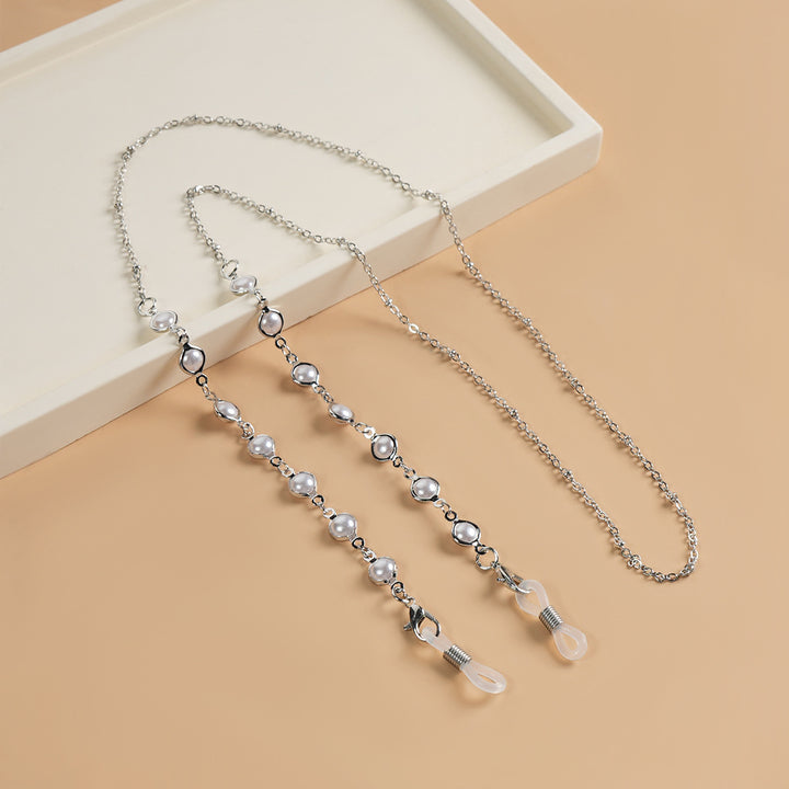Elegant Pearl-Linked Eyewear Chain Bowlift