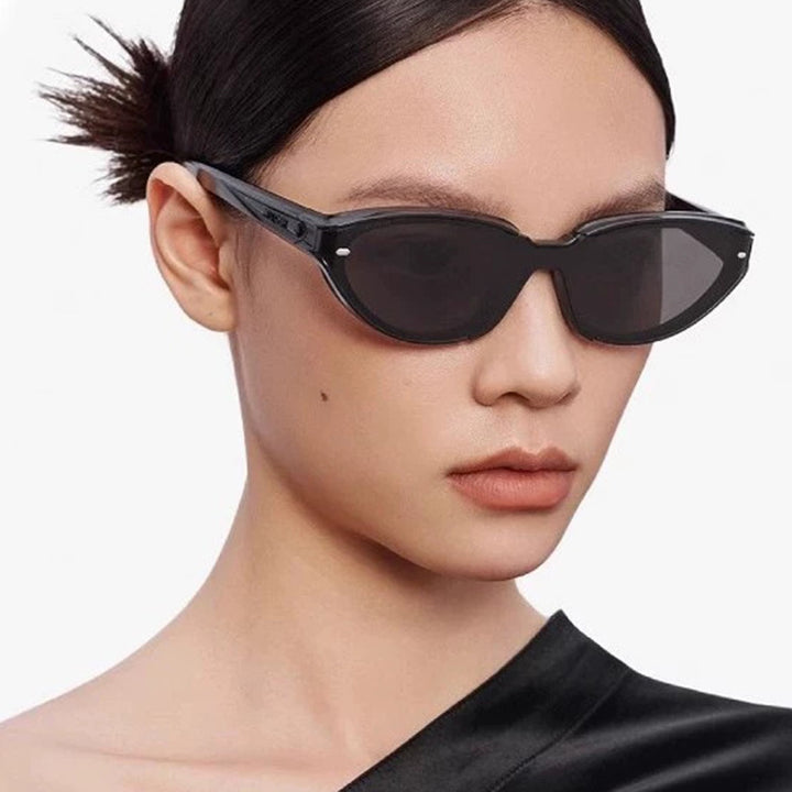 Women's fashionable sunglasses with contemporary design and protective UV filter Bowlift