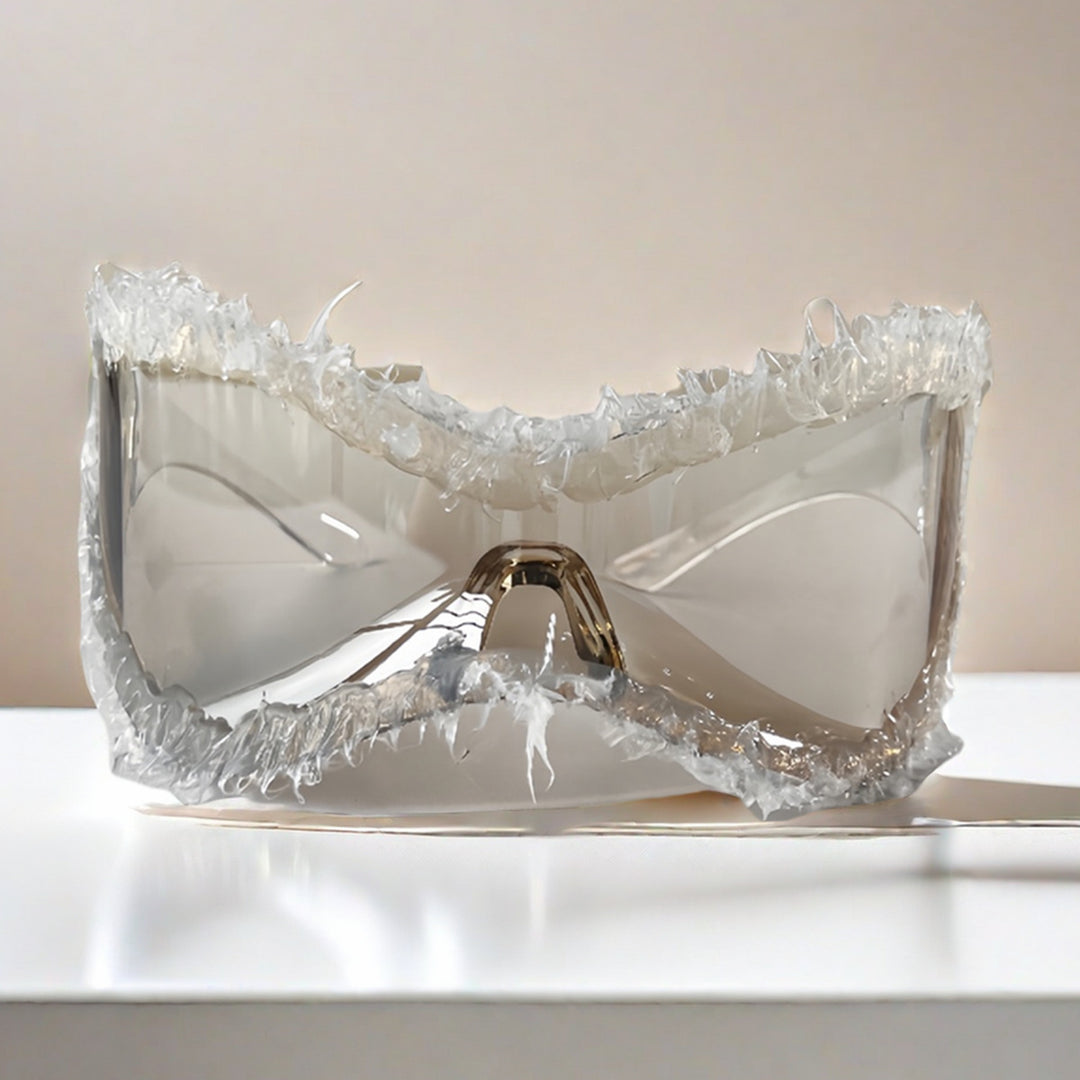 Women's innovative ski goggles with extreme weather protection Bowlift