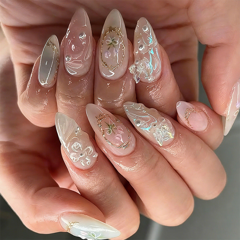 Nail art set with filigree floral decorations Bowlift