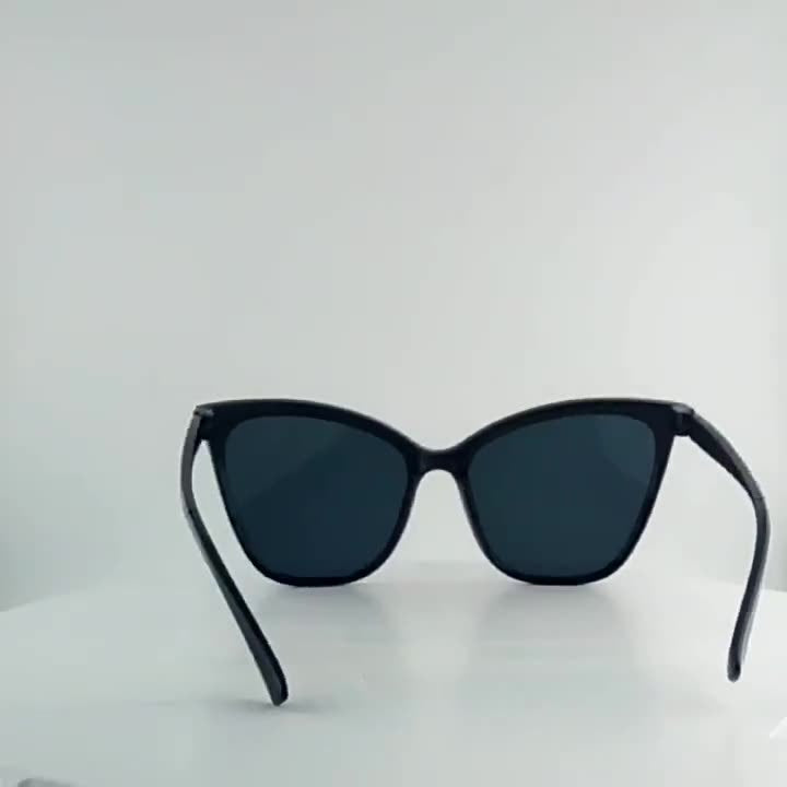 Chic Cat-Eye Sunglasses Bowlift
