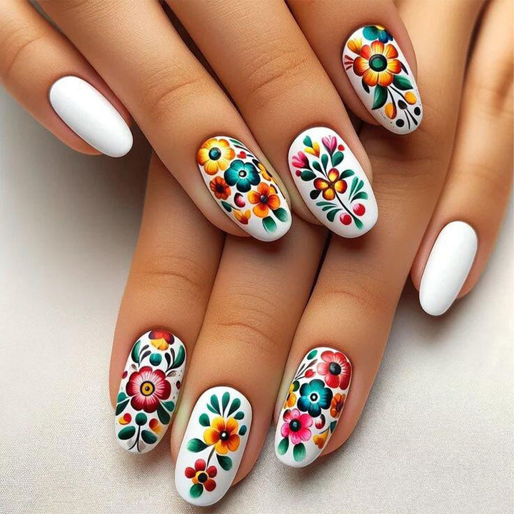 Artificial nails with exclusive spring design Bowlift