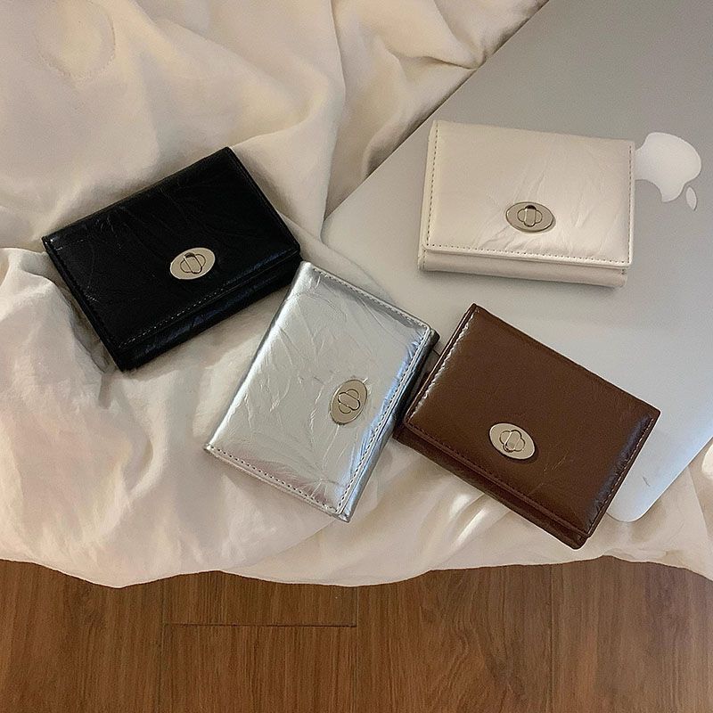 Elegant Textured Leather Wallet Bowlift