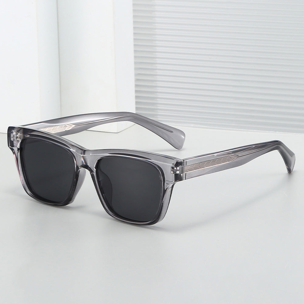 Women stylish sunglasses in classic rectangular design Bowlift