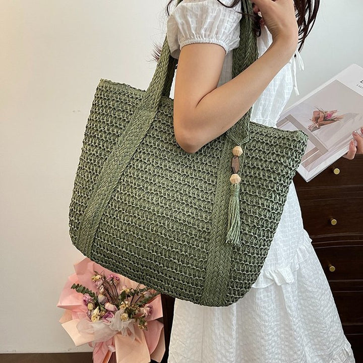 Spacious and Stylish Beach Bag Bowlift