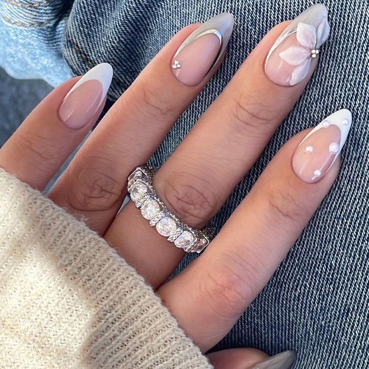 Creative Nail Art Set with Elegant Jewelry Accents Bowlift