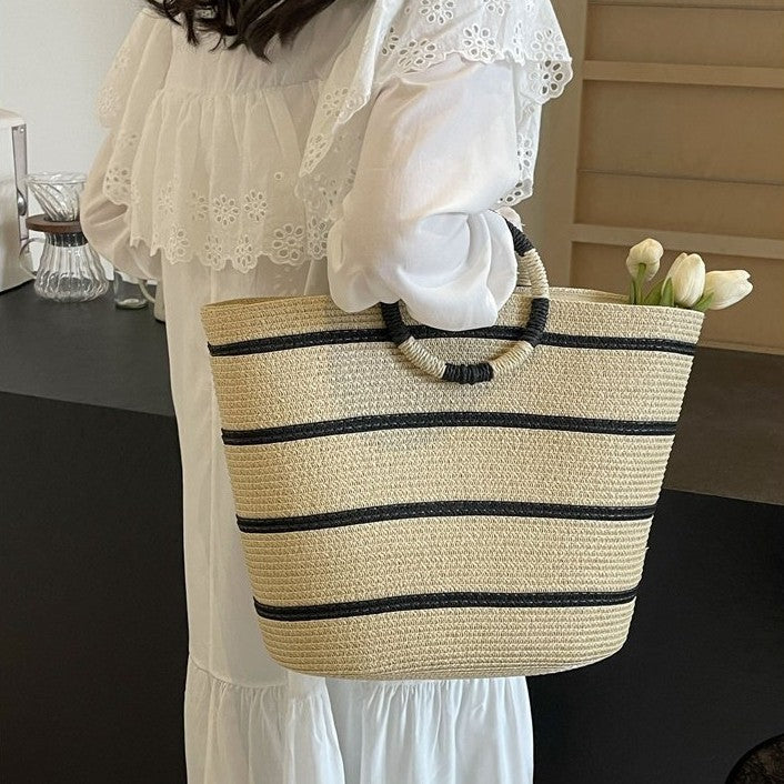 Generous straw shopper with stylish ring handle Bowlift