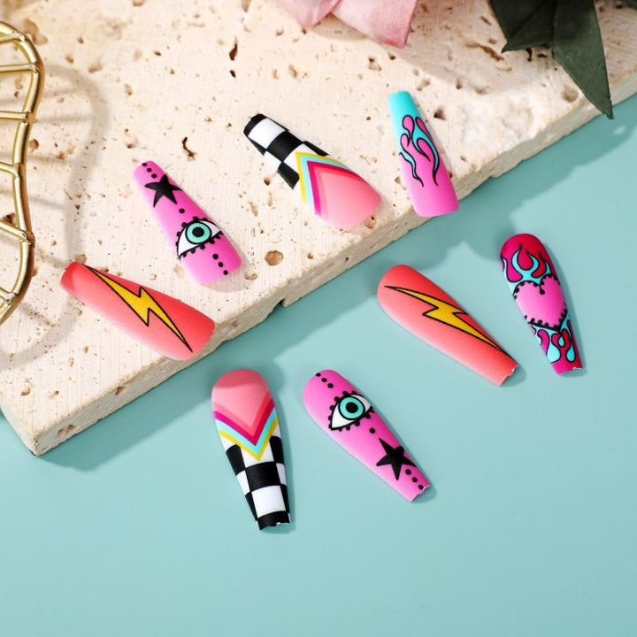 Creative and artistic art nails Bowlift