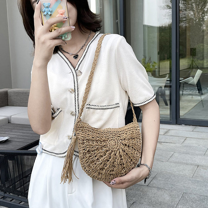 Hand-knotted sling bag with tassels Bowlift
