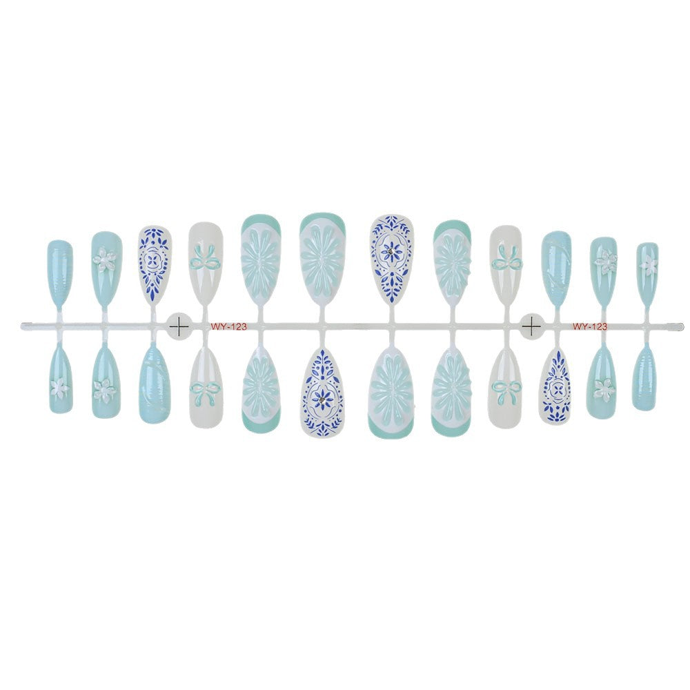 Elegant Floral-Design Press-On Nail Set Bowlift