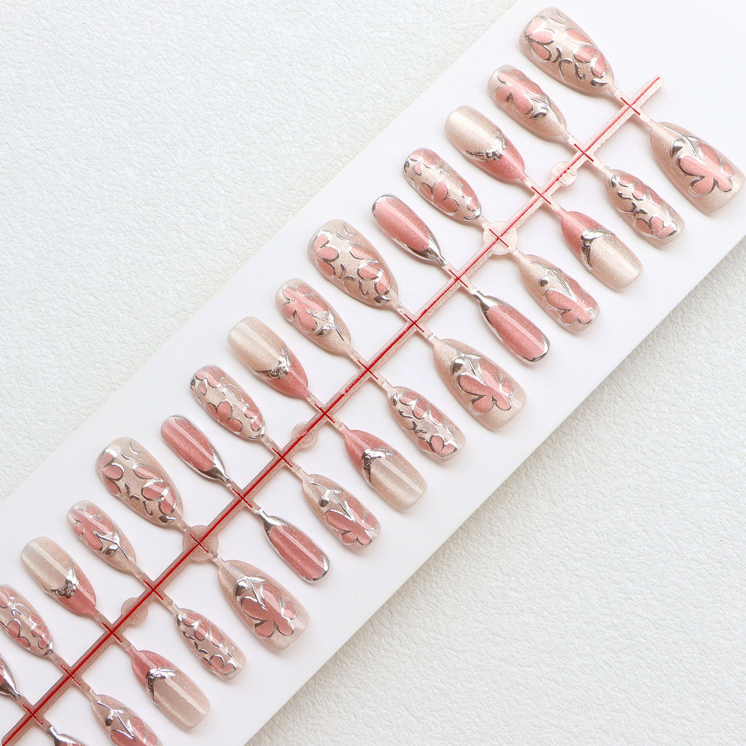 Elegant Floral Design Press-On Nail Set Bowlift