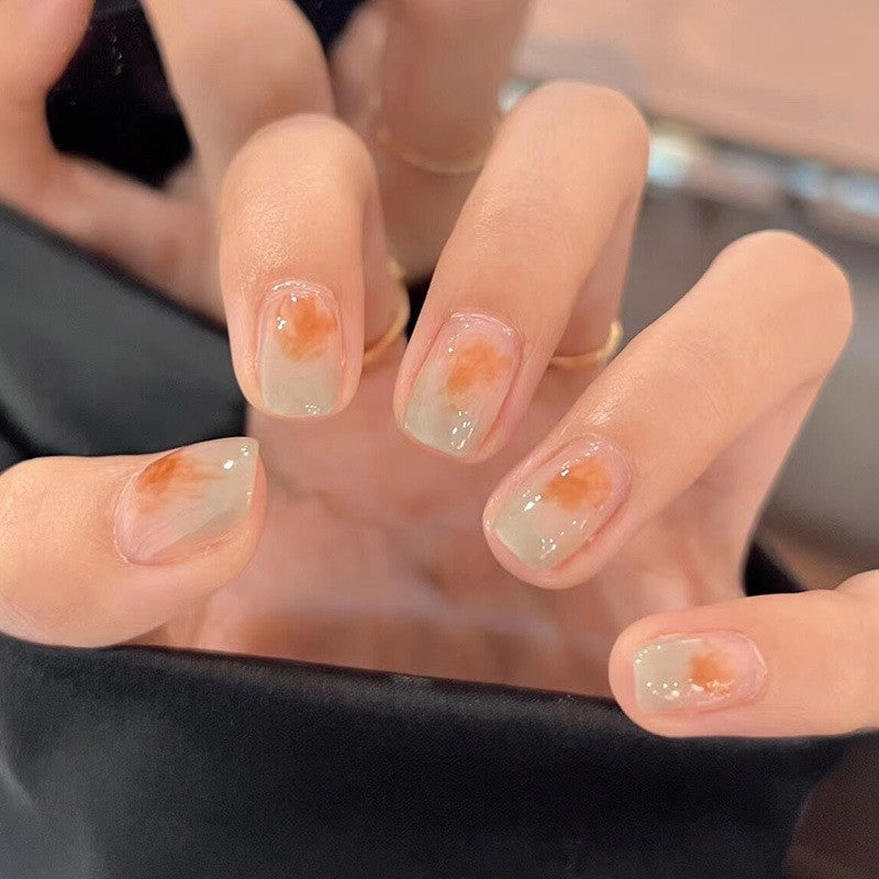High-gloss artificial nails with rose effect Bowlift