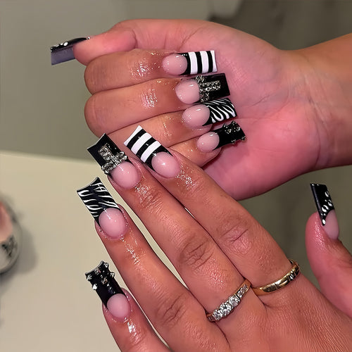 Artificial Nails in Modern Stripe and Zebra Design Bowlift