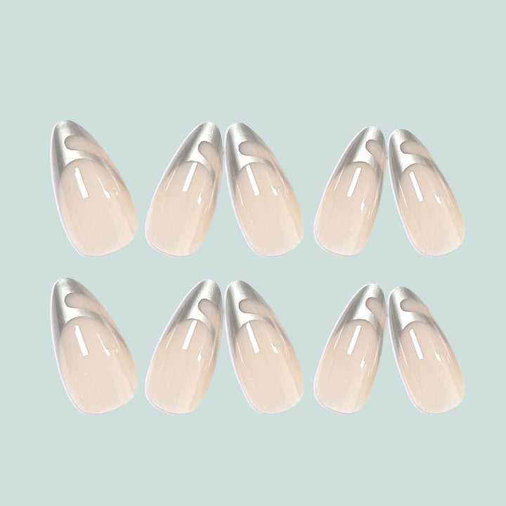 Exclusive Stiletto Artificial Nails with Metallic Accents Bowlift