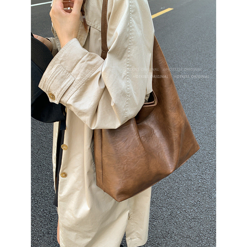 Sleek Soft Leather Hobo Bag Bowlift