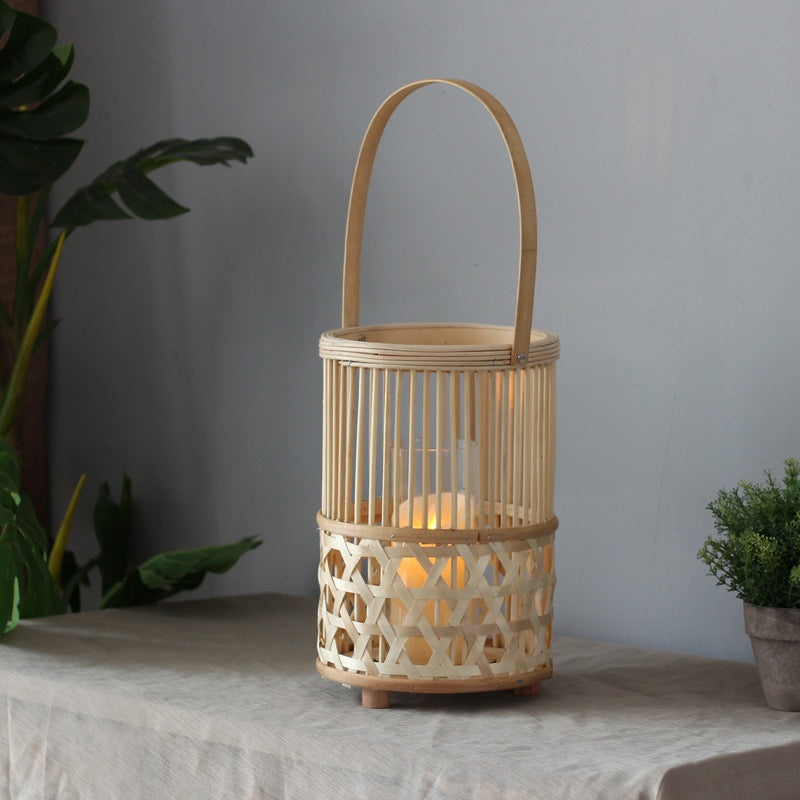 Handcrafted lantern made of rattan Bowlift