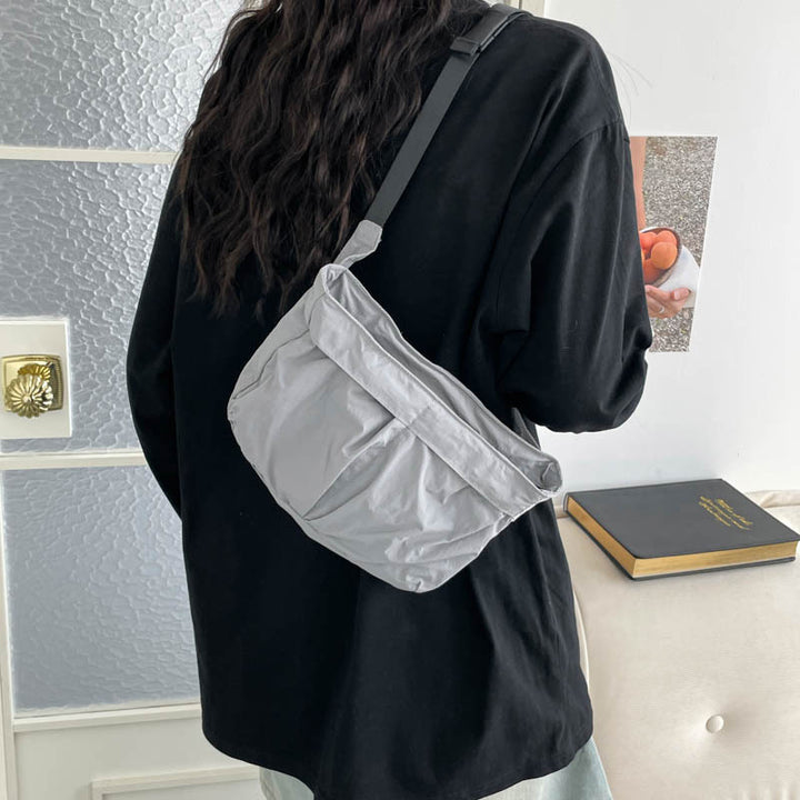 Fashionable shoulder bag with adjustable shoulder strap Bowlift