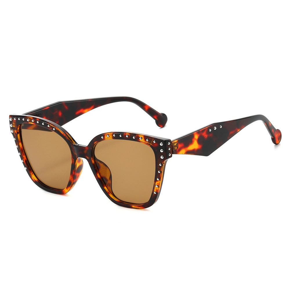 Oversized Fashion Cat-Eye Sunglasses with Rhinestone Details Bowlift