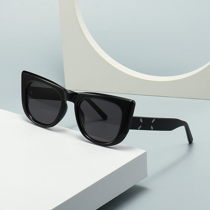 Women modern oversized sunglasses in unique design Bowlift