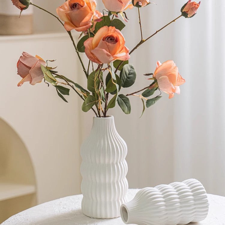 Stylish ceramic vase with wave structure Bowlift