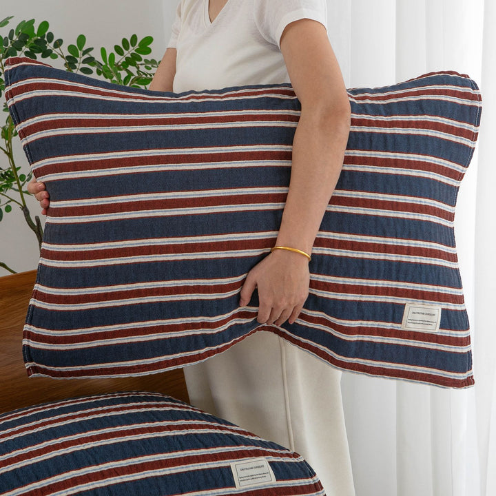Women's pillowcase with delicate floral motif Bowlift