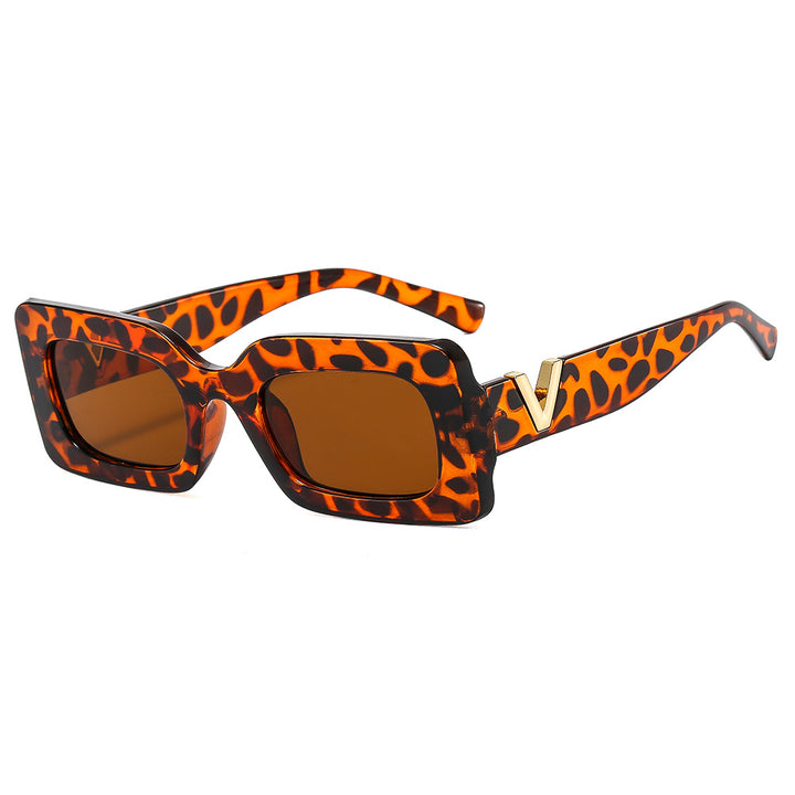 Ladies Stylish oversized sunglasses with unique frame Bowlift