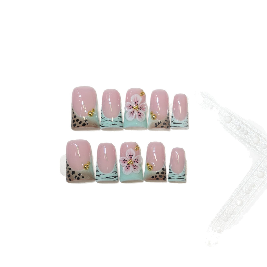 Artistic Press-On Nail Set with Floral and Patterned Design Bowlift