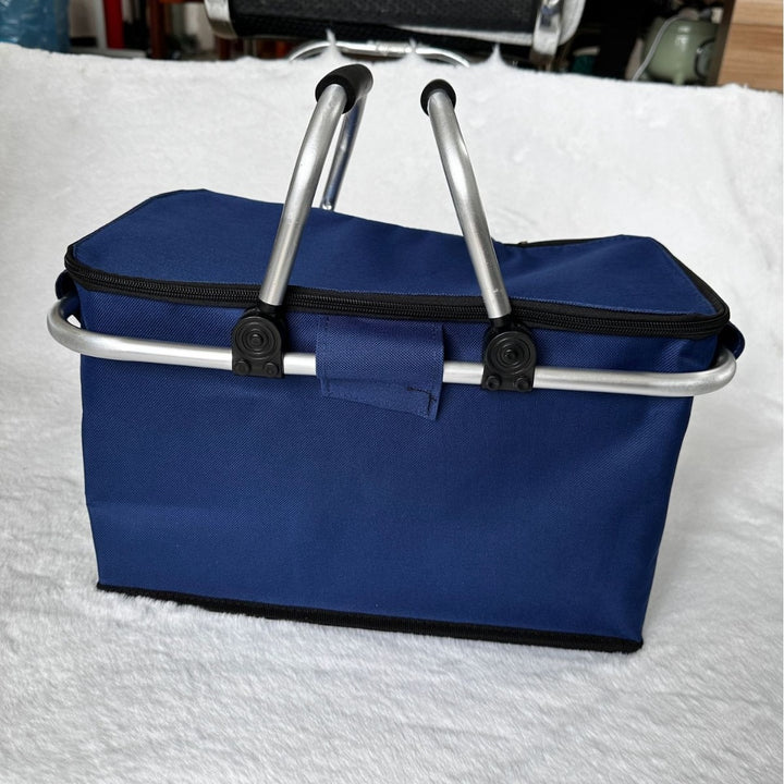 Cooler bag with sturdy aluminum frame and insulating inner lining Bowlift
