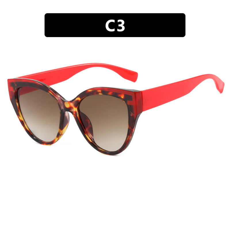 Ladies Cat-Eye Sunglasses with Extravagant Frame and UV Protection Bowlift
