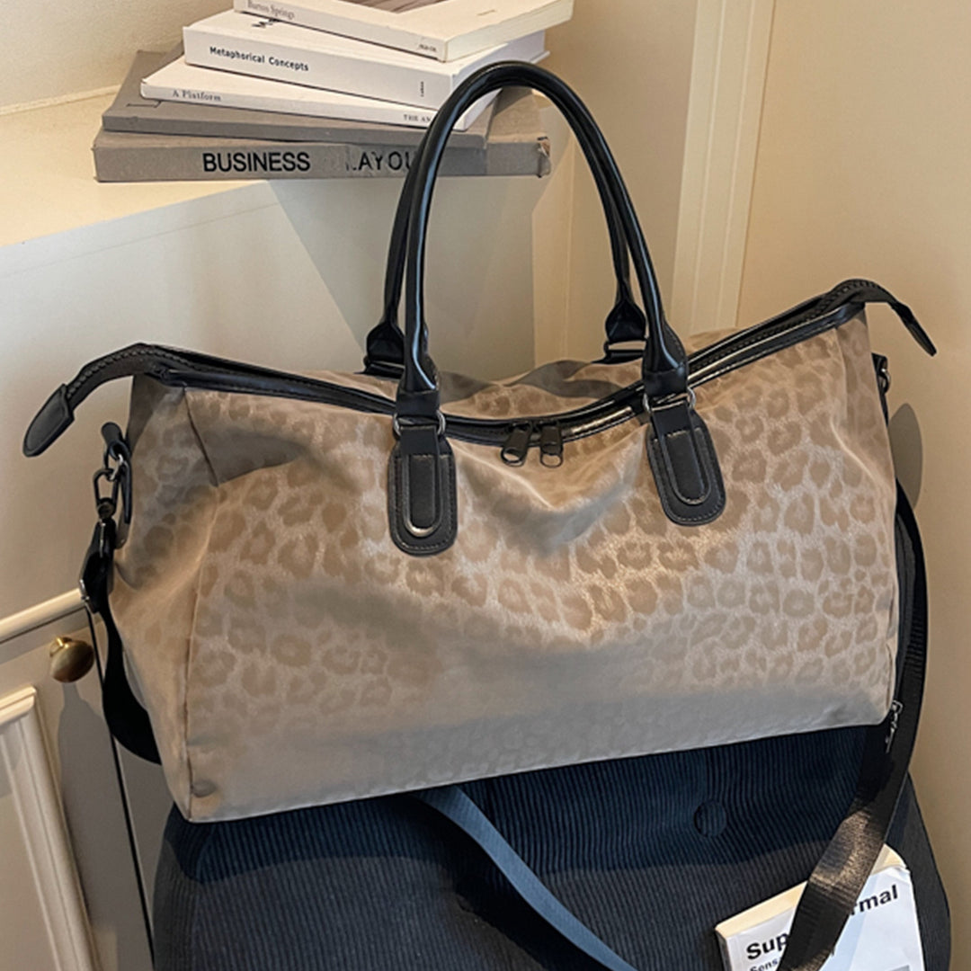Elegant Travel Bag with Innovative Leopard Print Bowlift
