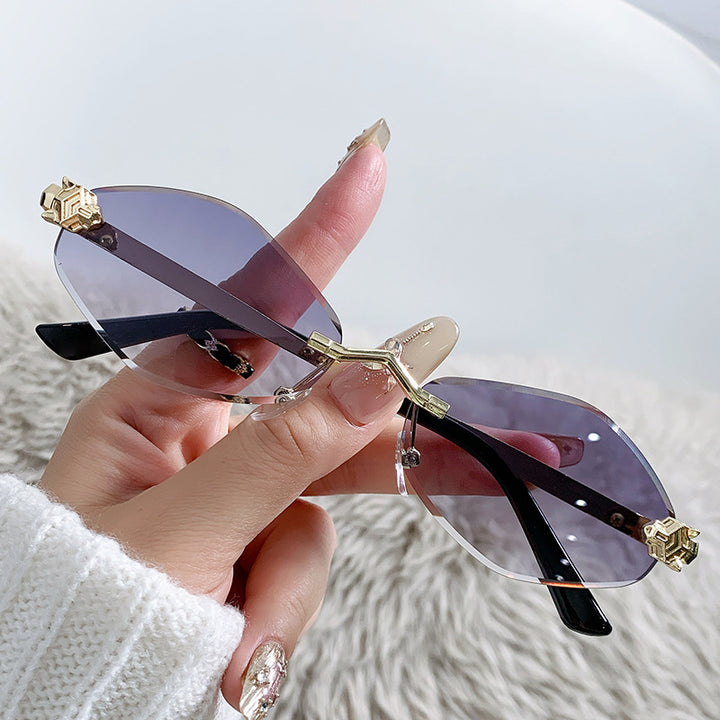 Fashion-Forward Oversized Sunglasses