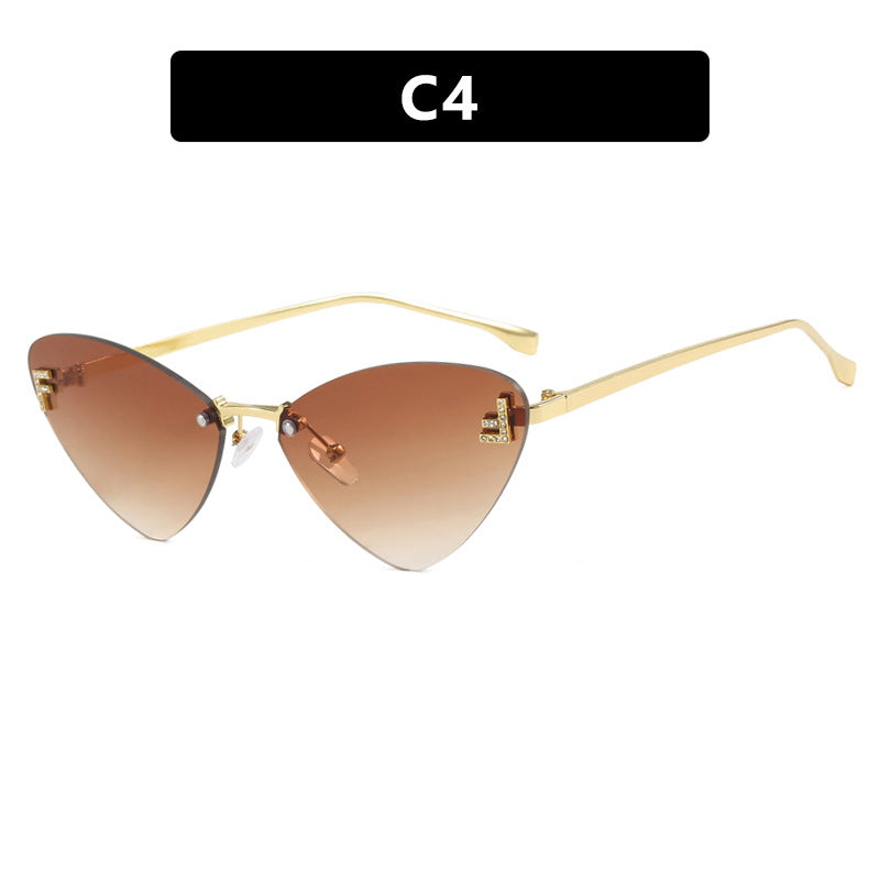 Women's extravagant Cat-Eye sunglasses with sparkling details Bowlift