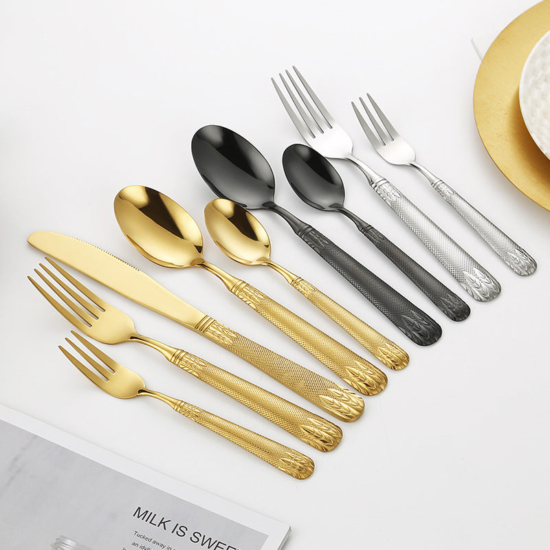Elegant teaspoon with artistic handle design Bowlift