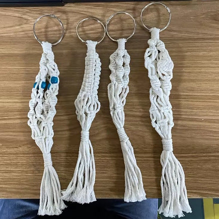 Key jewelry with macrame design Bowlift
