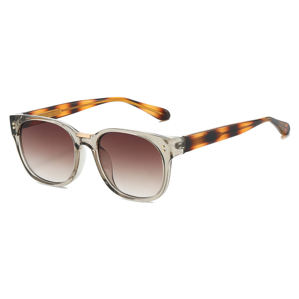 Women's fashionable sunglasses with transparent frame and elegant details Bowlift
