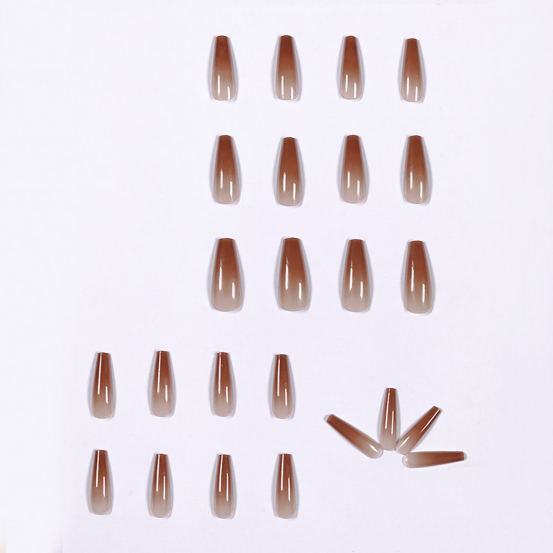Luxurious artificial nails in modern stiletto design Bowlift